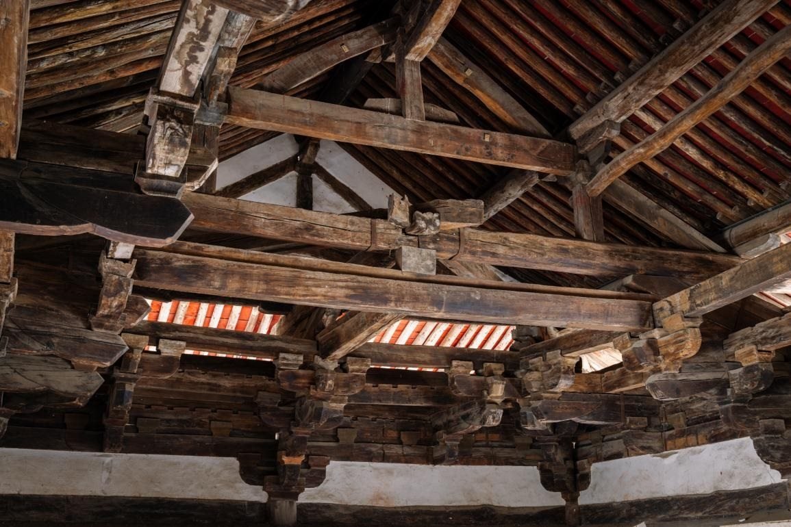 崇明寺特殊的木質(zhì)“斷梁”結(jié)構(gòu)。蘇唐詩攝