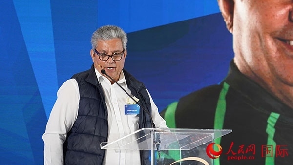 茨瓦尼市市長(zhǎng)委員會(huì)成員漢內(nèi)斯·科茲致辭。人民網(wǎng) 張茜攝