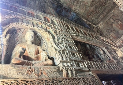 云岡石窟一角。人民網(wǎng) 曹欣悅攝