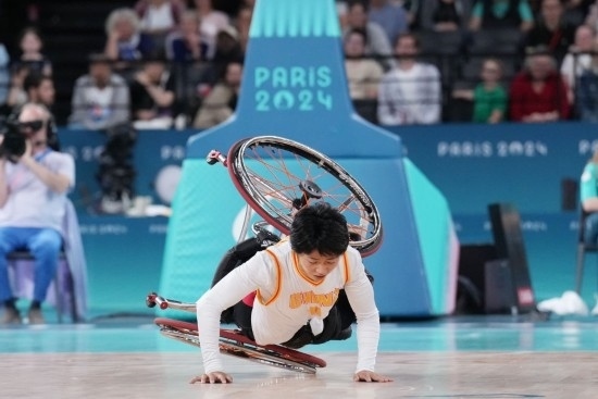 巴黎殘奧會｜“撞車、摔倒，我們都習(xí)慣了”