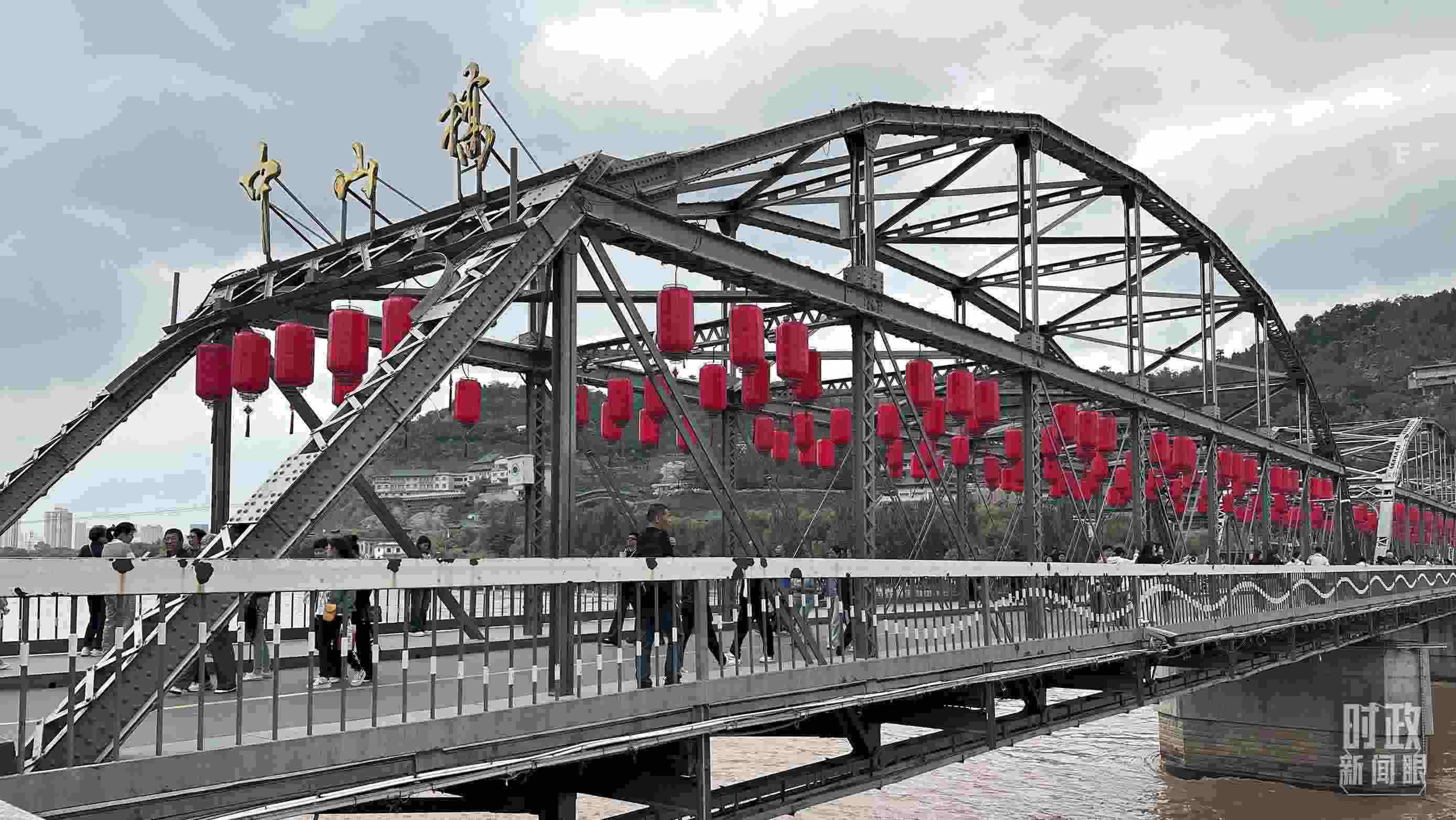 △中山橋。（總臺(tái)央視記者范一鳴、覃思拍攝）