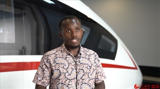 北京交通大學(xué)肯尼亞籍留學(xué)生卡里烏接受人民網(wǎng)采訪。人民網(wǎng) 周琳佳攝