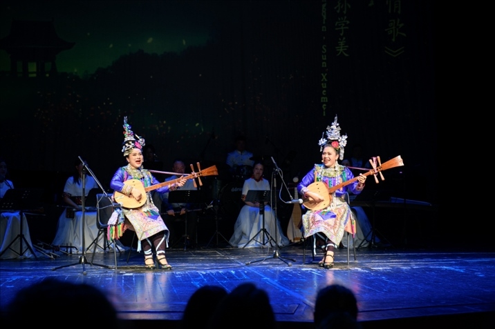 歌曲《月下情歌》。傅永山 攝