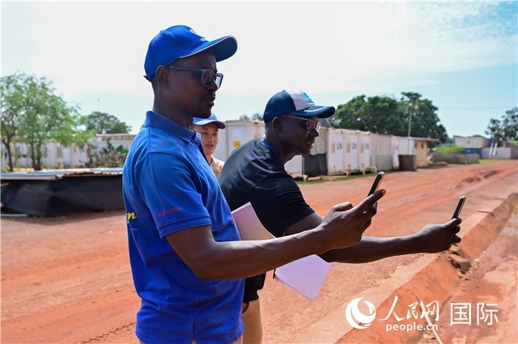 圖6 檢查組拍攝優(yōu)秀做法。謝坤攝