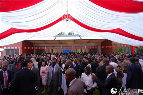 國(guó)慶招待會(huì)現(xiàn)場(chǎng)。人民網(wǎng)記者 黃煒鑫攝