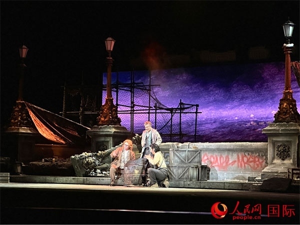 演出現(xiàn)場。人民網(wǎng)記者 簡承淵攝