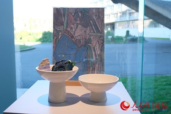 壁畫礦物質(zhì)顏料展示。人民網(wǎng)記者 尚凱元攝