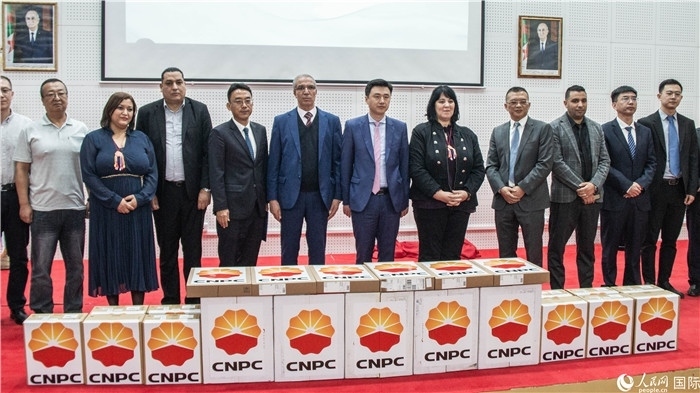 中企向阿爾及利亞大學捐贈電教設(shè)備活動現(xiàn)場。人民網(wǎng)記者 郝瑞敏攝