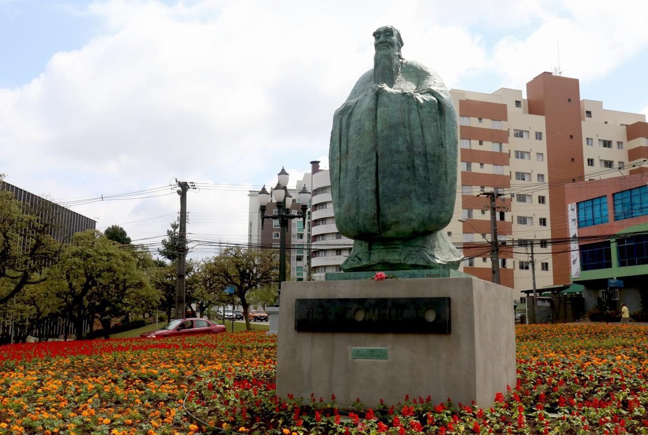 2017年，吳為山雕塑《孔子》立于巴西庫里蒂巴市，該廣場被永久命名為“中國廣場”。中國美術(shù)館供圖