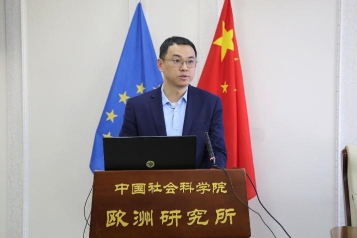 社會科學(xué)文獻(xiàn)出版社副總編輯童根興作開幕式致辭。吳迪攝