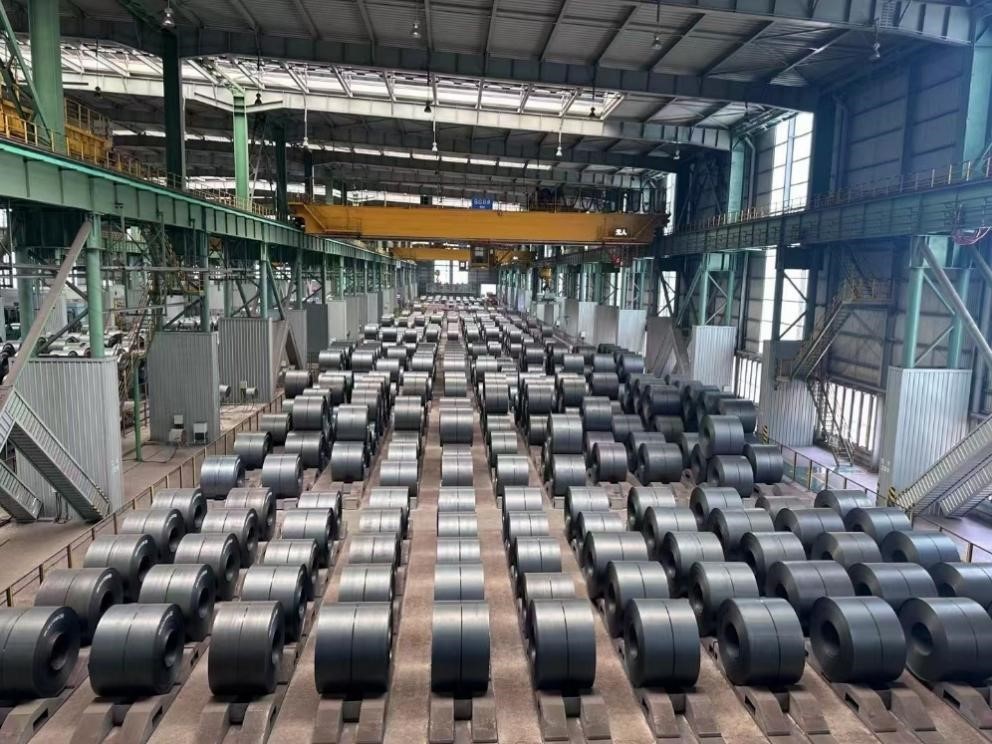 某鋼鐵工廠的自動生產(chǎn)線。人民網(wǎng)記者 王紹紹攝