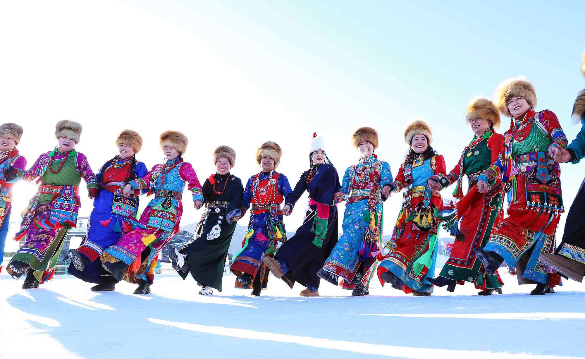 甘肅張掖，雪地千人鍋莊舞表演