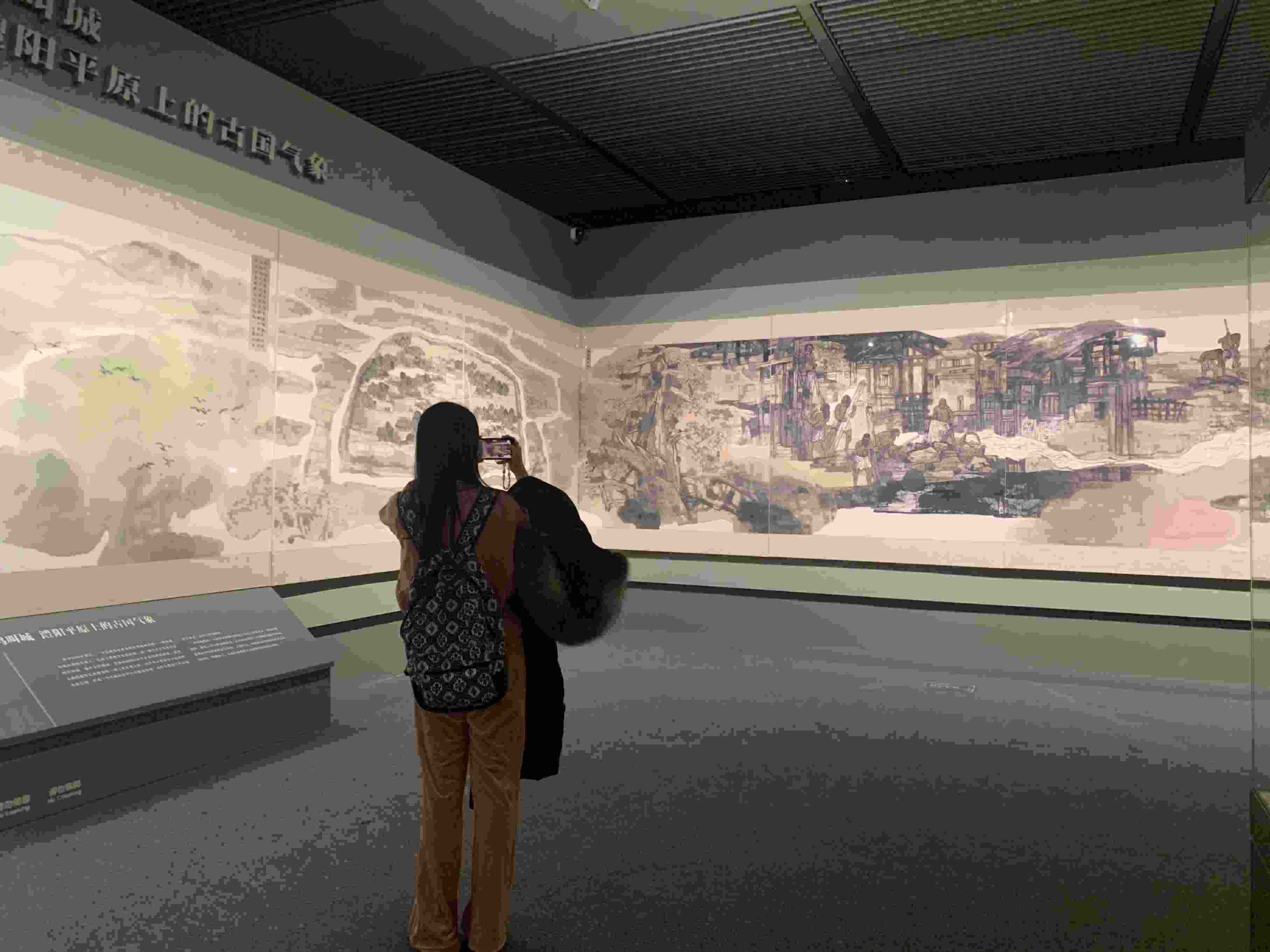 觀眾正在參觀展覽。國(guó)博供圖