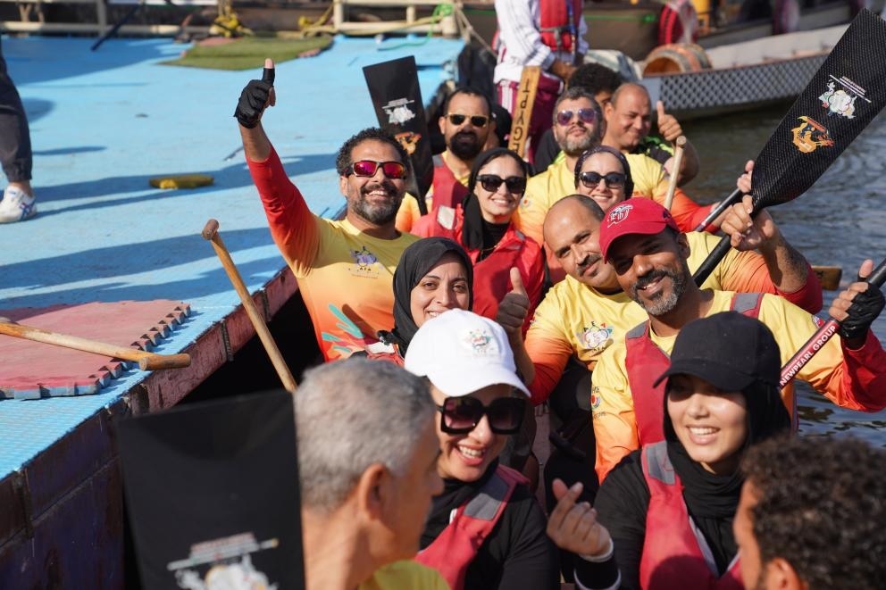 活動(dòng)現(xiàn)場龍舟競技，共慶春節(jié)。開羅中國文化中心供圖