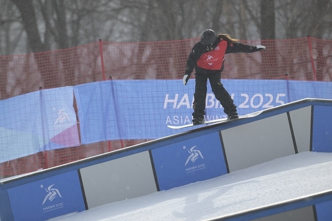 2月8日，張小楠在比賽中。新華社記者 楊冠宇攝