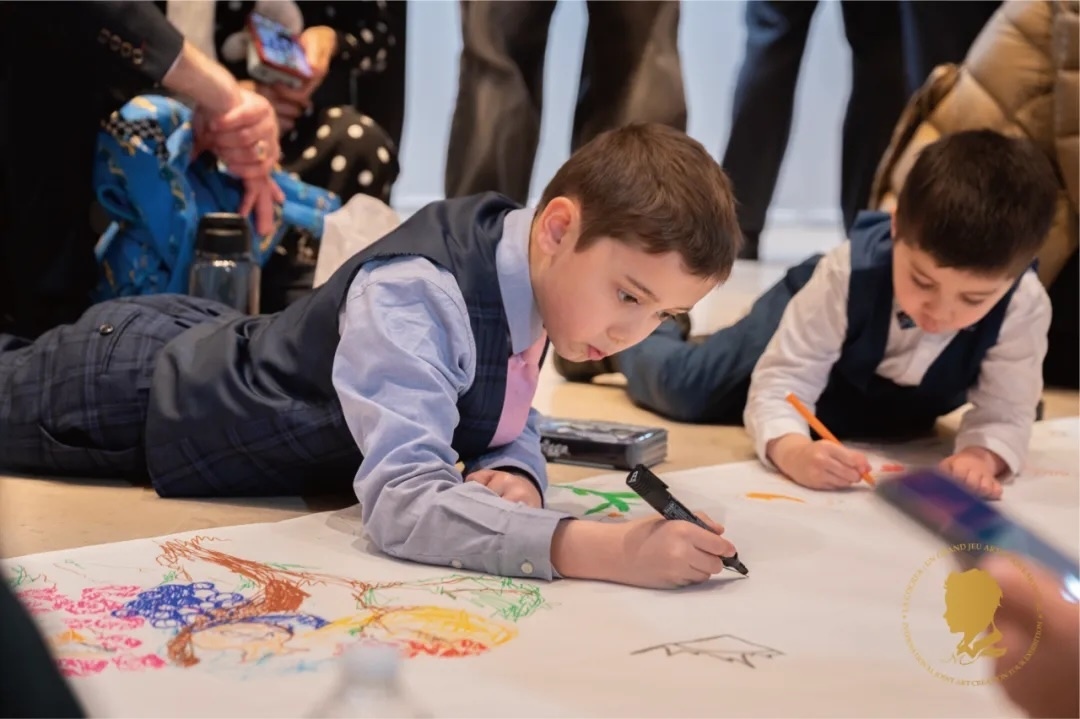 圖5：第三屆國際藝術(shù)聯(lián)創(chuàng)聯(lián)展盛大開幕。法中交流促進(jìn)會(huì)供圖