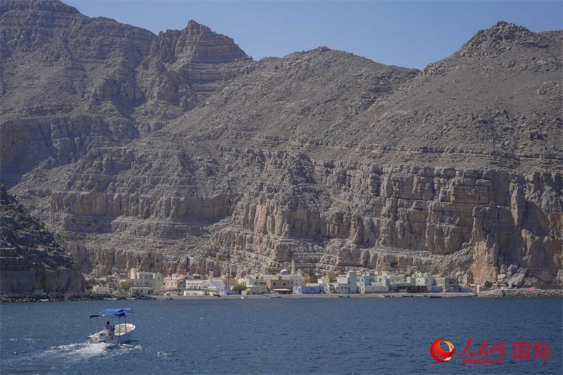 遠眺庫姆扎爾村。人民網(wǎng) 塔里克·易卜拉欣攝