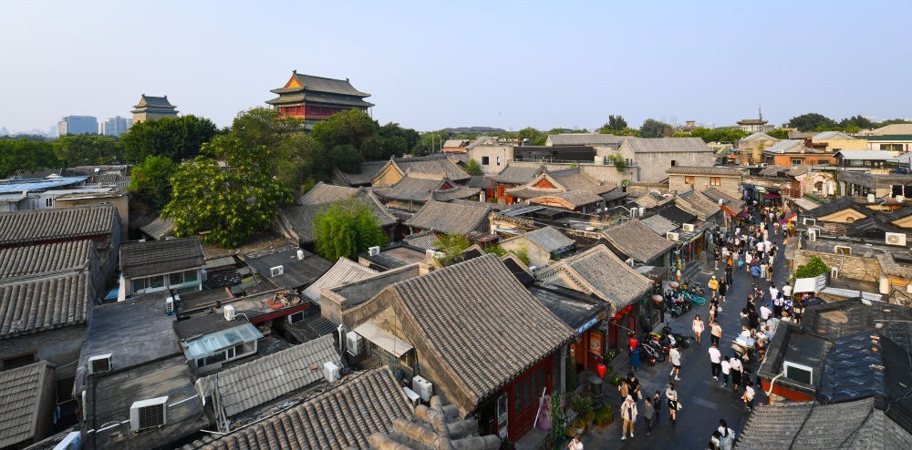 遠(yuǎn)眺鐘鼓樓。新華社記者 陳鐘昊 攝