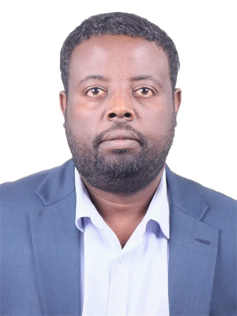 圖為埃塞俄比亞亞的斯亞貝巴大學(xué)政策研究員巴盧·德米西。受訪者供圖