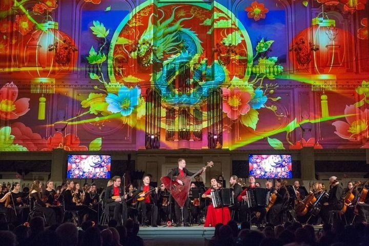 2025年2月6日，俄羅斯音樂家在圣彼得堡舉行的中俄新春音樂會上表演。新華社發(fā)（莫京娜 攝）