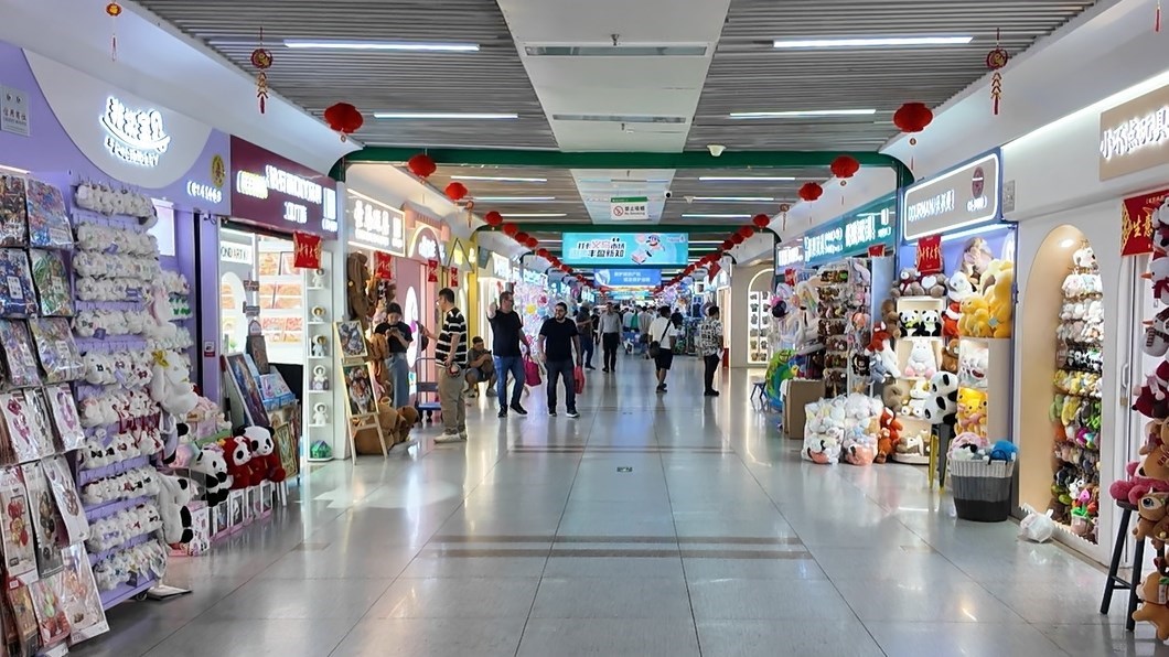 4月30日，義烏國際商貿(mào)城一區(qū)現(xiàn)場。人民網(wǎng)記者 王仁宏攝