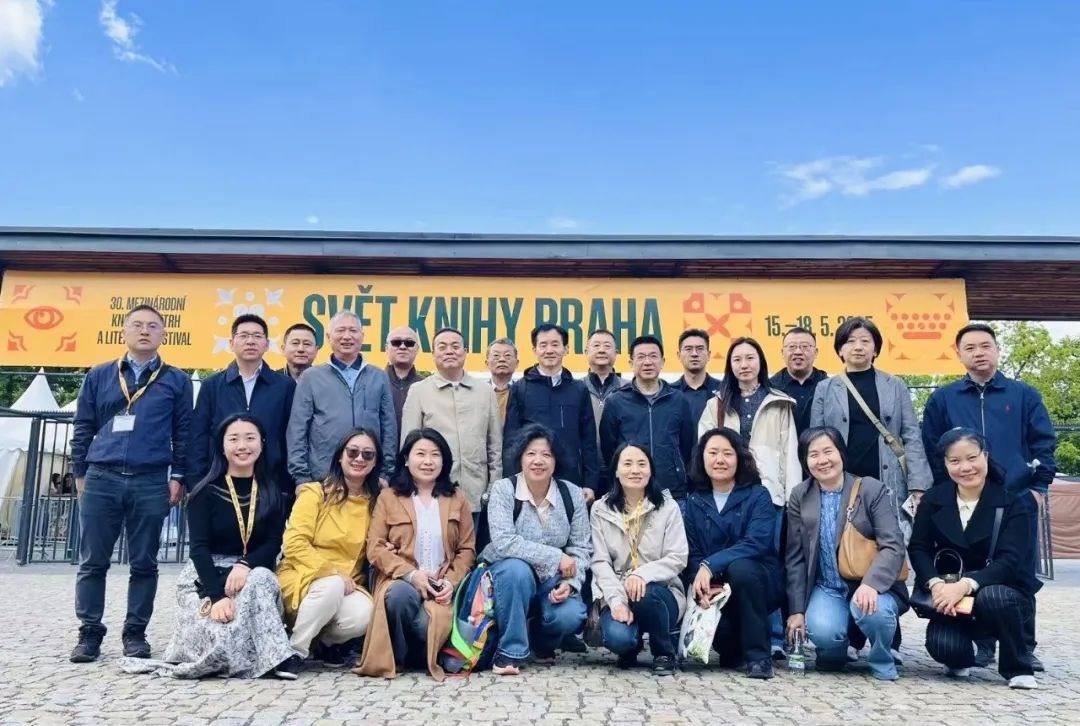 中國出版界代表團合影。圖片均由國圖集團供圖