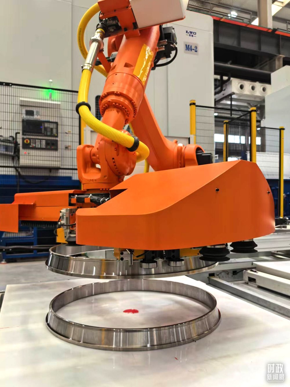 △洛軸產(chǎn)品。（總臺央視記者黎兵拍攝）