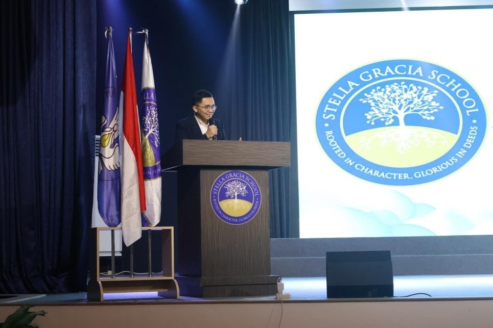 安德魯致辭。哈山努丁大學(xué)孔子學(xué)院供圖